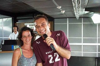 Angelo Baiguini intervista una bagnante